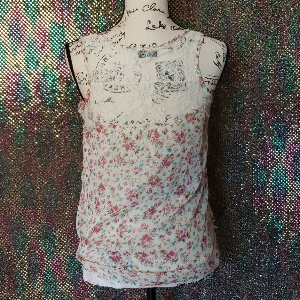 Rue21 Ruffle Tank - Picture 2 of 3